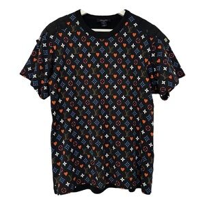 Louis Vuitton shirt used   good condition size l
Xl fits like medium